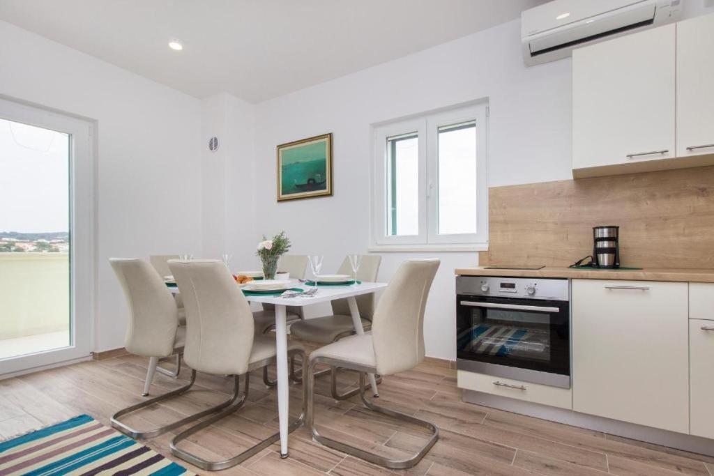 Riva 2 Apartment กราปานจ์ ภายนอก รูปภาพ