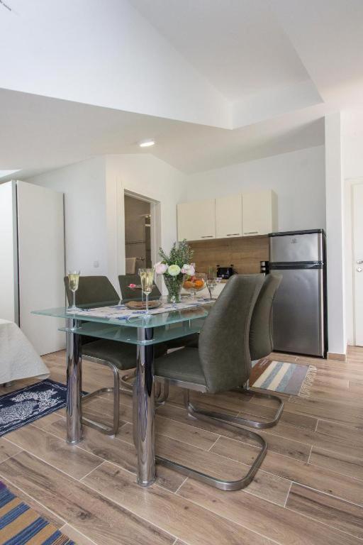 Riva 2 Apartment กราปานจ์ ภายนอก รูปภาพ