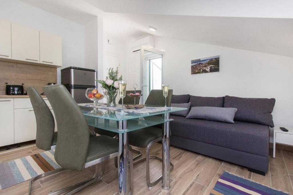 Riva 2 Apartment กราปานจ์ ภายนอก รูปภาพ